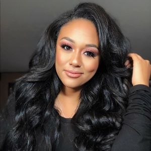 Meet your Posher, Aya